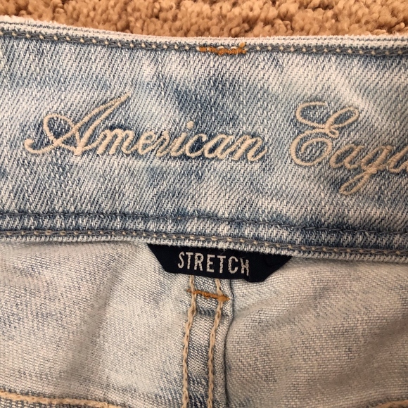 American Eagle Light Washed Jeans - Size 6 - Picture 4 of 5